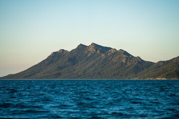 Fototapeta na wymiar tropical islands in the whiysundays queensland australia