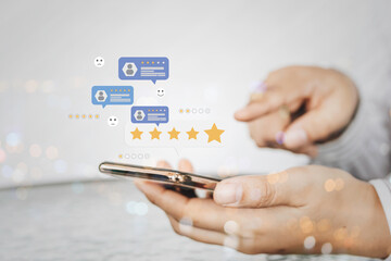 Consumer online review concepts with bubble people review comments and rating or feedback for evaluate. - obrazy, fototapety, plakaty