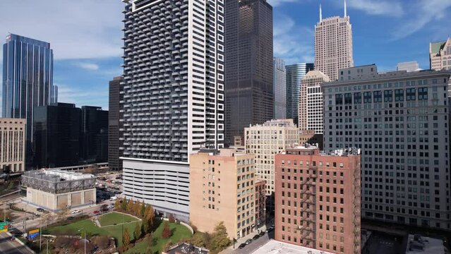Chicago Downtown Willis tower sunny day