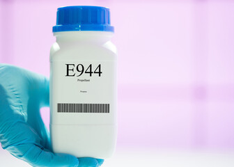 Packaging with nutritional supplements E944 propellant