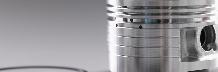 Forcer and piston rings, internal combustion engine