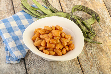 White bean in tomato sauce