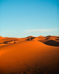 Fototapeta na wymiar fotografía de viaje en el desierto de marruecos