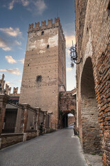 Obraz premium The beautiful Castelvecchio in Verona at sunset
