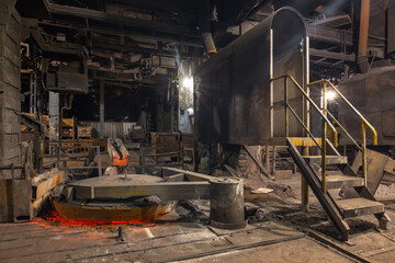 Closed foundry furnace with cast iron shaft type.