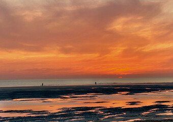 Fototapeta premium sunset over the sea