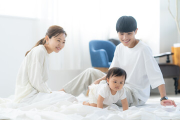 Obraz premium 赤ちゃんがいる家族