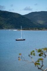 Obraz premium travelling in the great barrier reef in queensland australia on yachts and boats