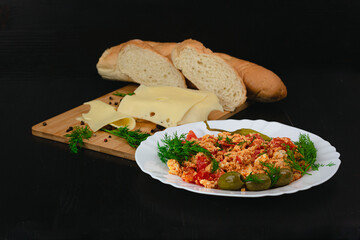 Scrambled eggs and sandwiches breakfast options