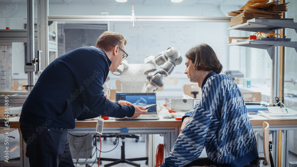 Aufkleber Modern Electronics Development Facility: Computer Design Student and Senior Engineer Work on Software for Robot Arm with Silicon Semiconductor. Modern Technology and Optimisation Concept.