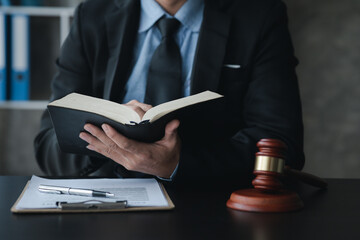 Lawyer concepts to testify to clients and to provide counseling in cases, to provide legal relief,...