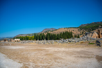 Fototapeta na wymiar Ruins in ancient city of Hierapolis, Pamukkale, Turkey 