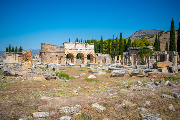 Fototapeta na wymiar Ruins in ancient city of Hierapolis, Pamukkale, Turkey 