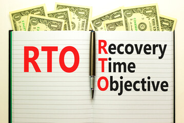 Fototapeta premium RTO recovery time objective symbol. Concept words RTO recovery time objective on white note on a beautiful white background. Business and RTO recovery time objective concept. Copy space.