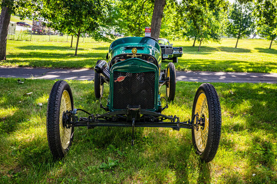 Customized 1922 Ford Model T Speedster