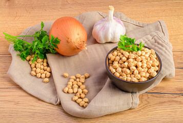 chickpeas, onion garlic and parsley