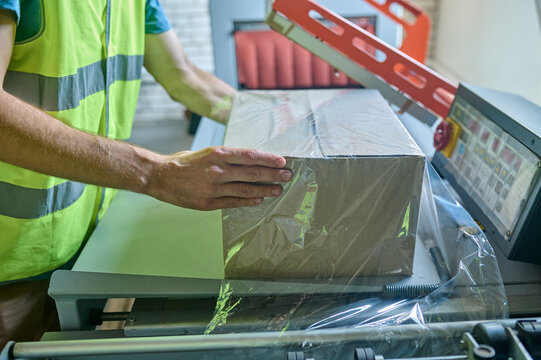 Packaging Machine Operator Images – Browse 6,322 Stock Photos, Vectors ...