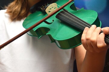 woman playing violin