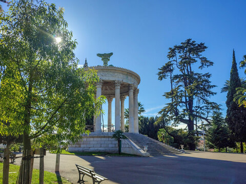 Temple de Diane &agrave; Nice, souvenir de la pr&eacute;sence des romains sur la C&ocirc;te d'Azur, bien que ce monument soit plus r&eacute;cent