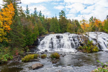 Fototapeta premium Bond Falls in autumn