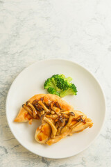 鶏ササミ肉のキノコ餡かけ