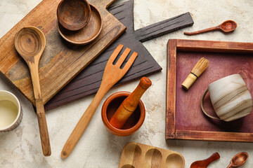 Wooden cooking utensils on grunge background - obrazy, fototapety, plakaty