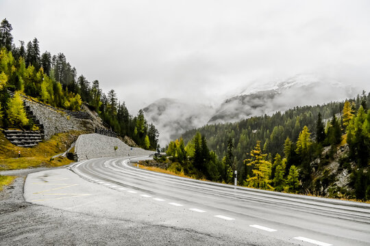 Zernez, Ofenpass, Passstrasse, Bergstrasse, Engadin, Pass, Nationalpark, Val M&uuml;stair, Alpen, Herbst, Herbstfarben, Graub&uuml;nden, Schweiz