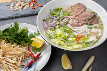 pho bo beef soup rice noodles thai vietnam 