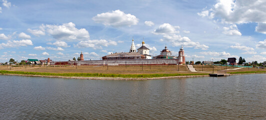 Fototapeta premium Bogoroditse-Rozhdestvensky Bobrenev Monastery. The village of Staroe Bobrenevo, Kolomna district, Moscow region. Russia
