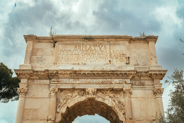 Fototapeta na wymiar Arch of Tito - Rome Italy