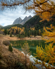Lai da Palpuogna im goldenen engadiner Herbst