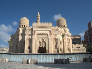 Fototapeta na wymiar mosque in Alexandria, Egypt