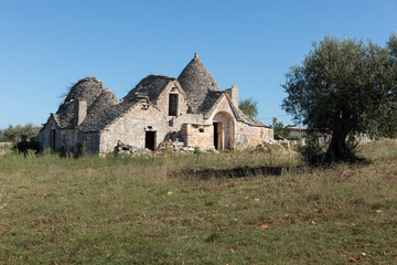 Verfallenes Trullo in Apulien, Italien