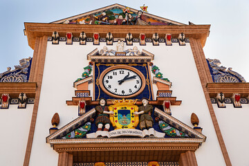 Torre con reloj en el ayuntamiento de Palos de la Frontera, Huelva.