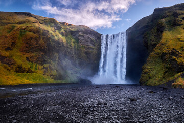 Wodospad skogafos na islandii - obrazy, fototapety, plakaty