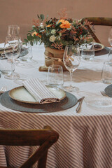 boda, manteleria, cubiertos, serviletas, copa, ceremonia, celebracion, mesa, flores, bodas, decoracion, carabana, champange, novio, novia, vesrtido, traje, leds, luces, fiesta, dj