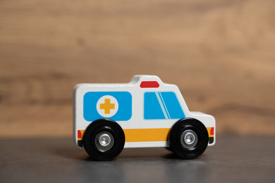 ambulance en bois jouet pour enfant cadeau