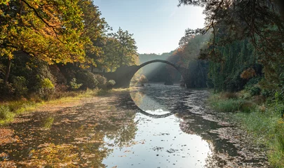 Zelfklevend Fotobehang Rakotzbrücke Rakotzbrücke im Herbst