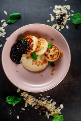 blueberry pie with mint