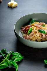pasta with pesto sauce