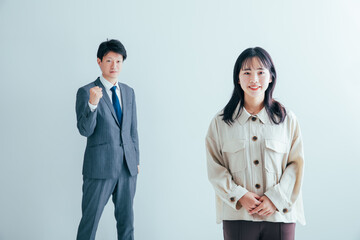 ガッツポーズする男女　recruit