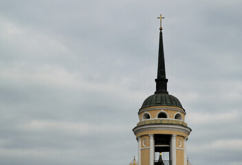 Orthodox Church. The golden domes of the temple against the gray sky.