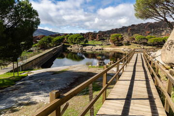 Fototapeta na wymiar Dam at Becedas river in Avila. Spain