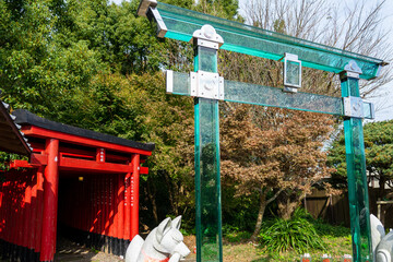 神徳稲荷神社のスケルトン鳥居