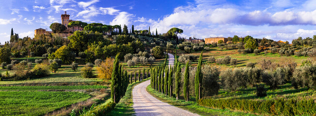 Naklejka premium Italy, romantic Tuscany scenery with cypresses and castles. famous region Val d'orcia