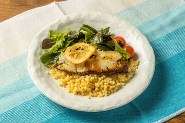白身魚のムニエル　 white fish grilled with butter