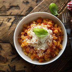 Pasta with tomato sauce and cheese
