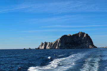 Obraz premium Beautiful rocks on the sea shore 