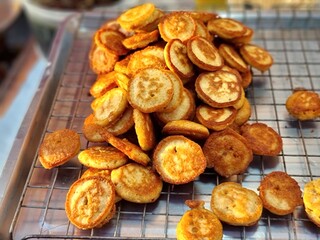 Fried fish roe. It is one of the snacks of Thai people.
