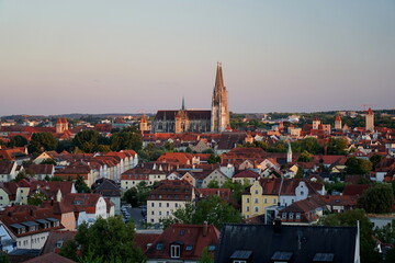 Blick von der Winzerer Höhe auf die Altstadt von Regensburg